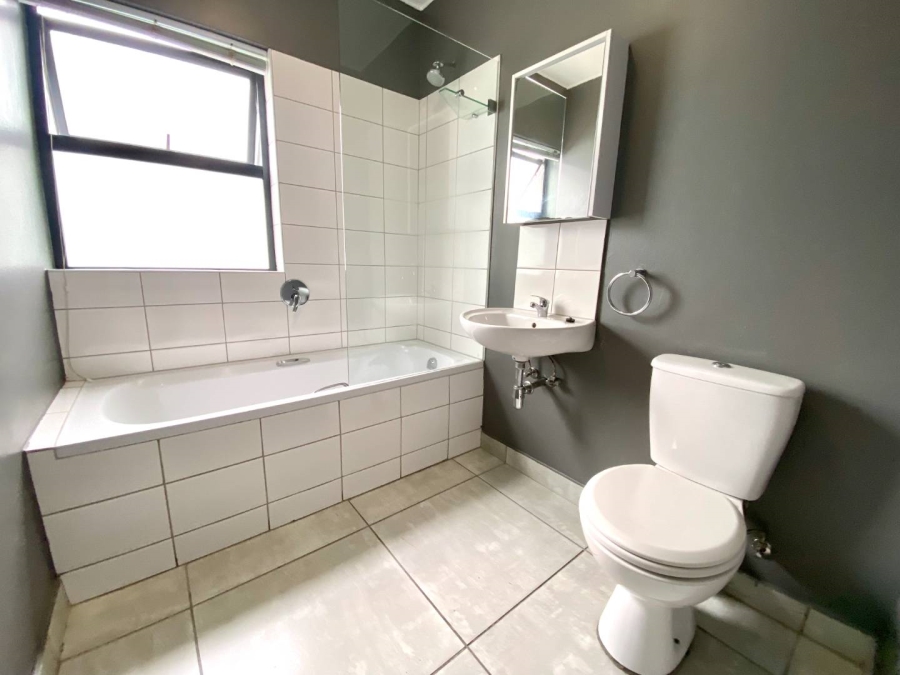 2 Bedroom Property for Sale in Aan de Wijnlanden Western Cape